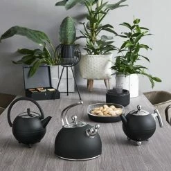 Bredemeijer 85oz Teakettle | Black -Stovetop Tea Kettles Shop 171002 111003 184006 8072070 8073070 101006 mood image
